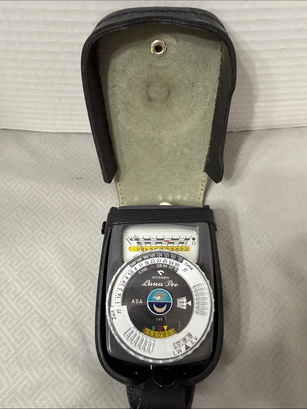 Vintage Gossen Luna-Pro Light Meter with Case Made in Germany Gray and Silver